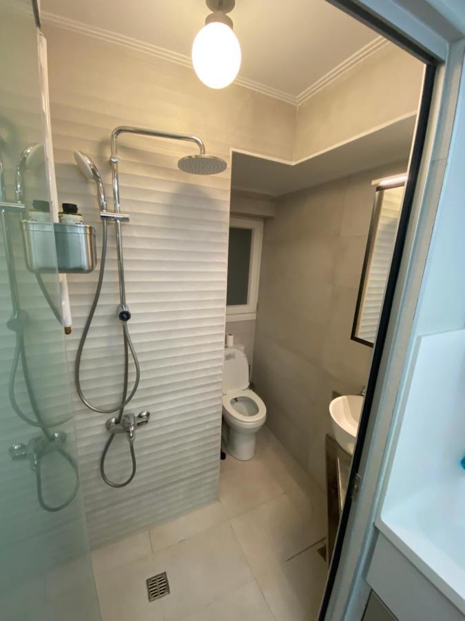 Minimalist Studio Behind Hilton Hotel Athens Exterior photo
